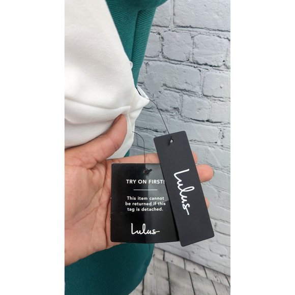 Lulus Women Ivory Halter Open Back Tie Crop Top Y2K Beach Minimalist Size M NWT - Picture 7 of 9